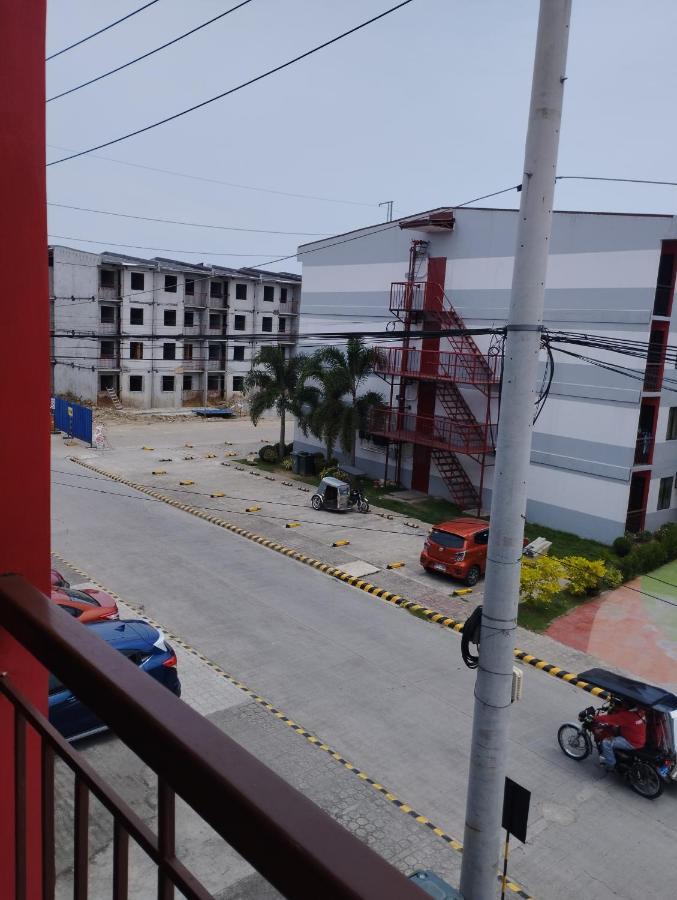 Staycation At Urban Deca Homes Marilao מראה חיצוני תמונה
